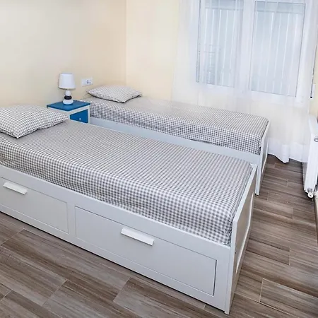 Apartmento Con Piscina Y Pista De Tennis * 팔라프루헬