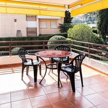 Apartmento Con Piscina Y Pista De Tennis